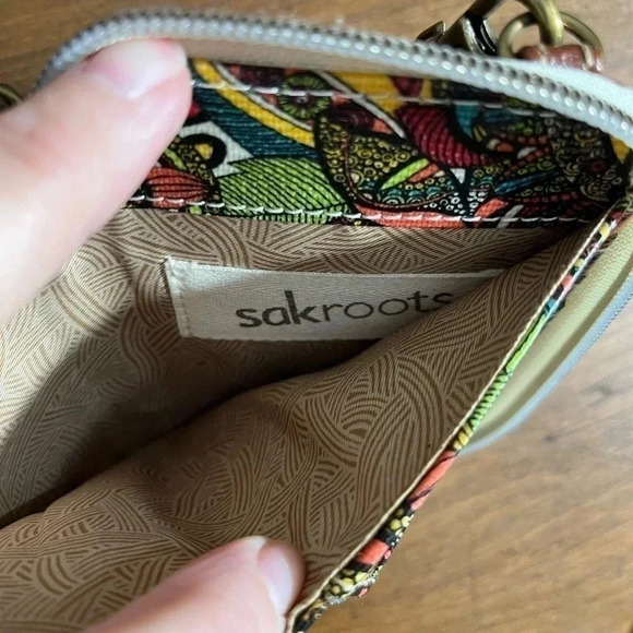 Beautiful Sak roots owl pattern wallet/Crossbody - Picture 5 of 7